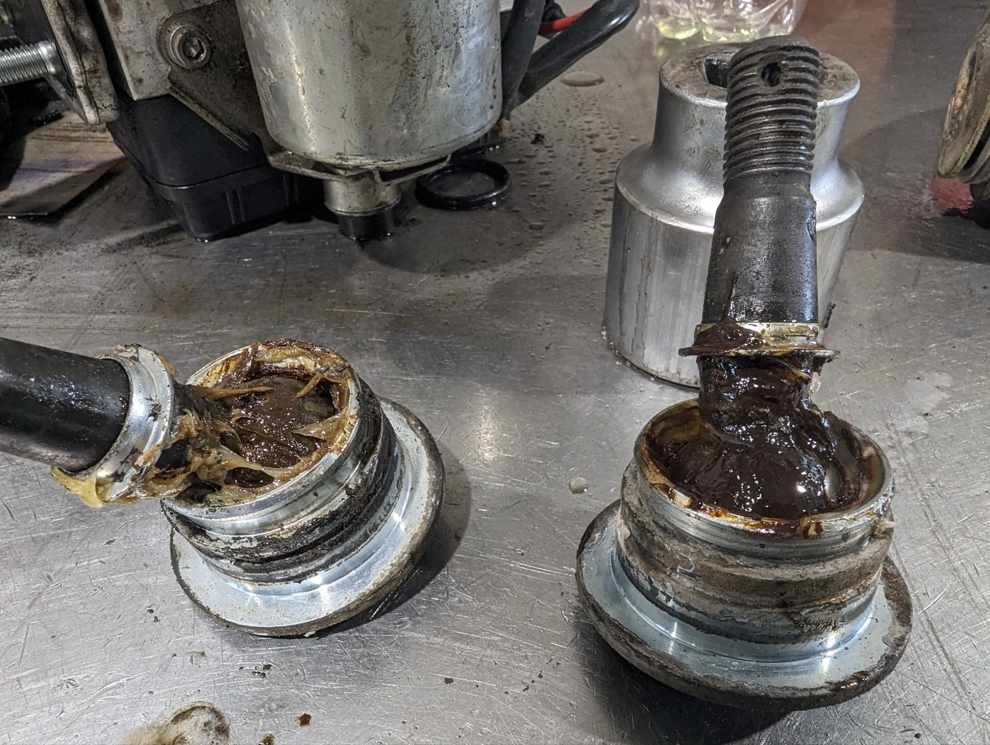 When I brought Rosinante to a Toyota garage in Tbilisi, they found the issue that caused the squeaking noise: ball joints that I had exchanged on Cyprus. I should not have them exchanged back then but at that time I was not so familiar with all the car topics and believed more in the mechanics.