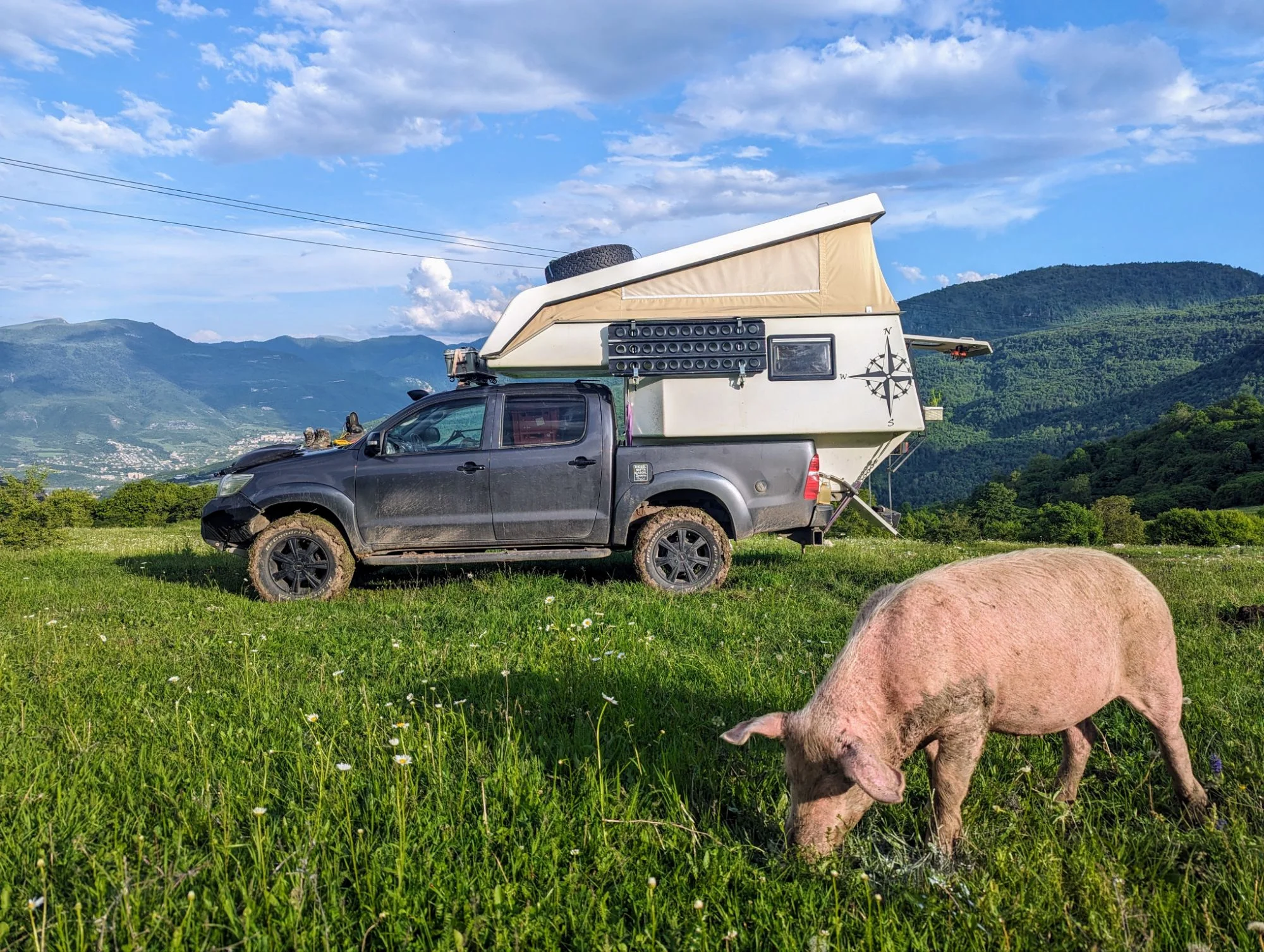 After more than three months in the ski resort and  organizing a lot of stuff in Tbilisi, we made it back into Rosinante and the nature life and went to Armenia!
