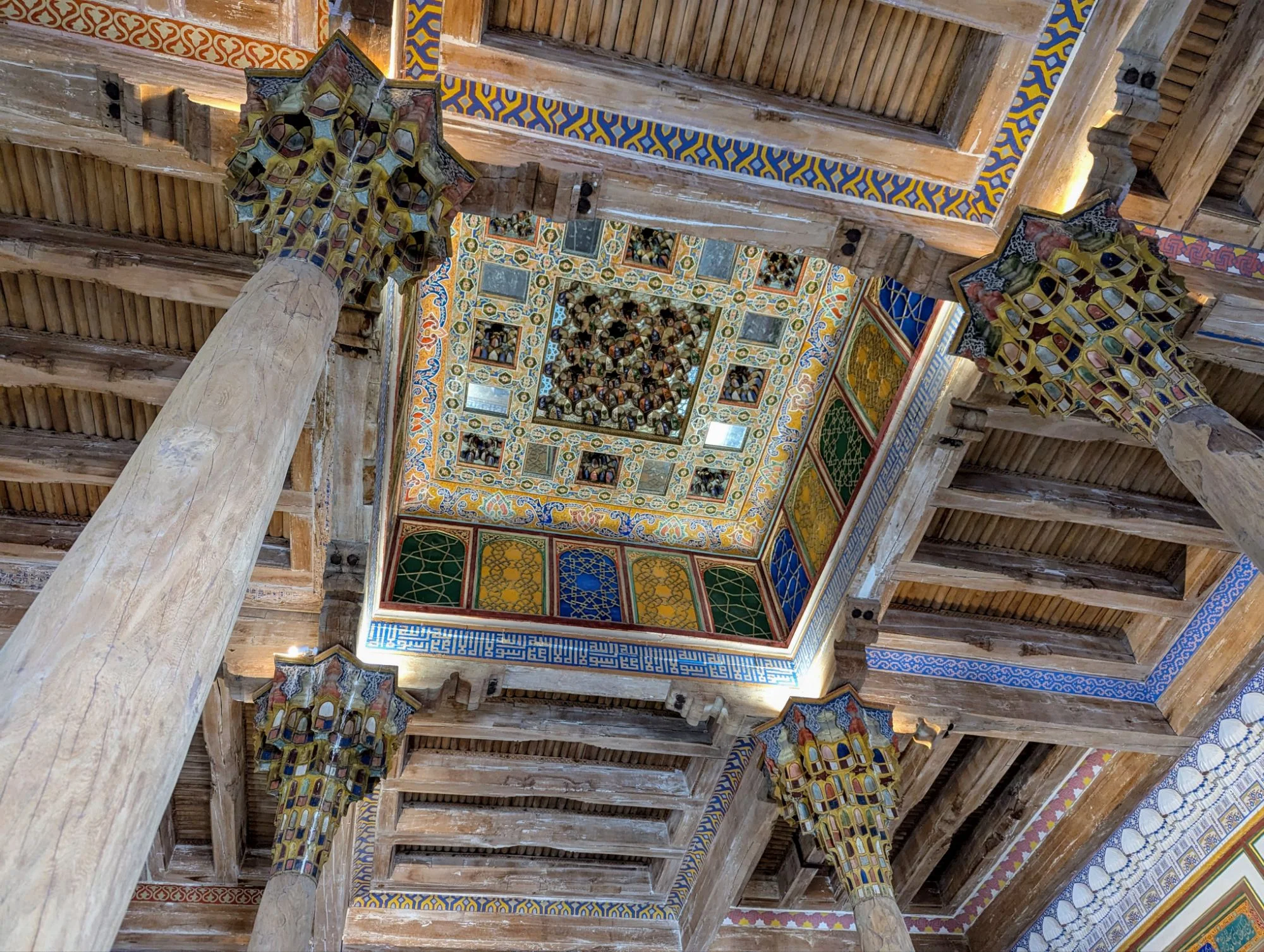 I liked these wooden pillars.