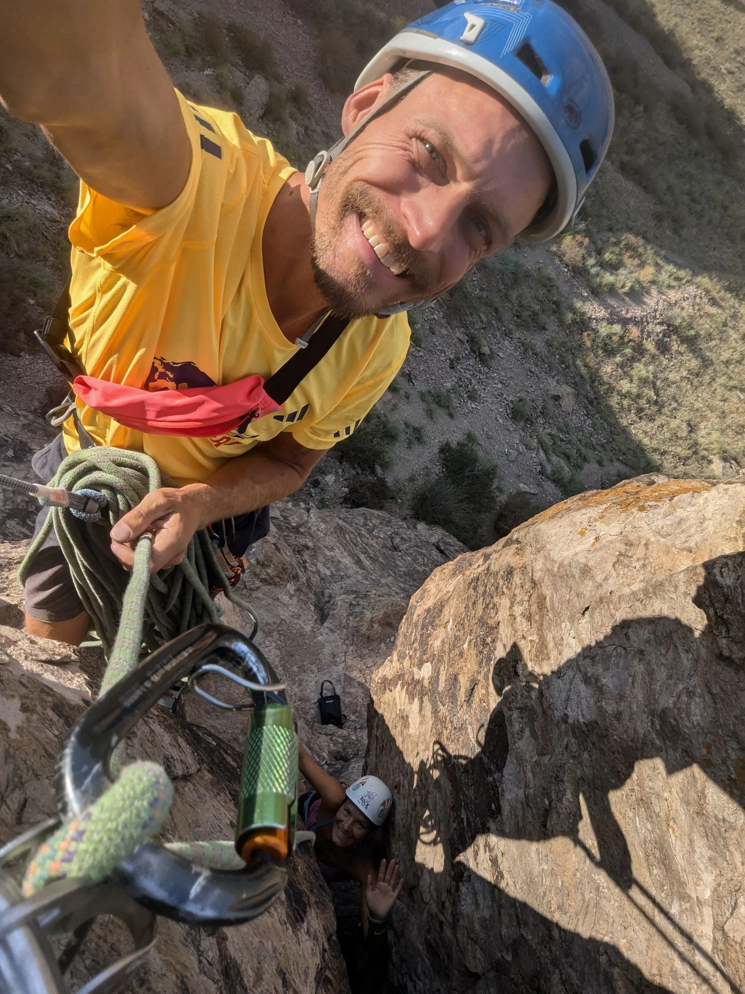 The maximum temperature in the sun was 56 degrees Celsius and so we only climbed in the morning and evening. In between we jumped and hung around in the nice and cold river right next to the rocks and Rosinante.