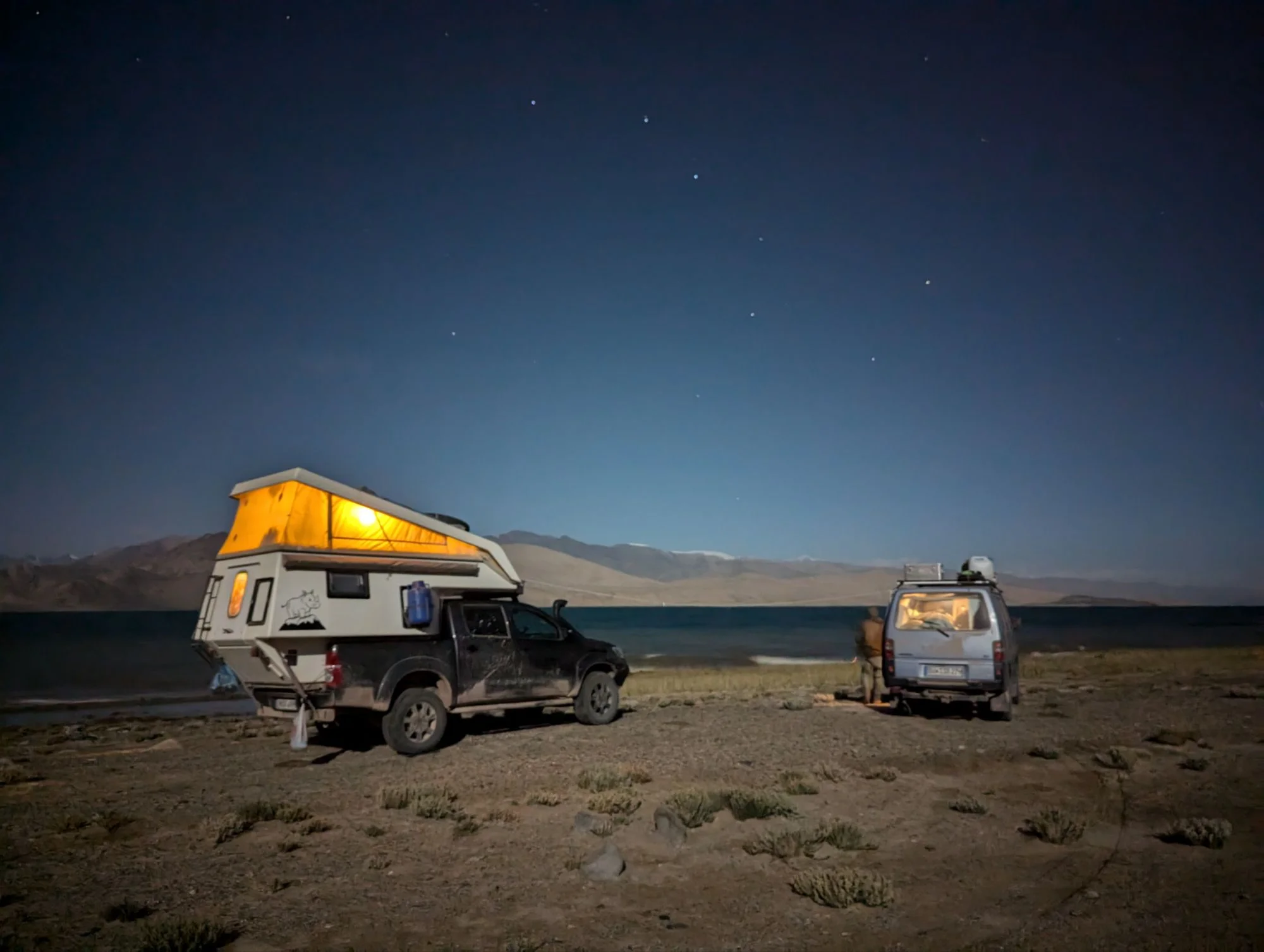 The landscapes were super beautiful and we found a very nice camp spot at the Karakul Lake at 4000 meters altitude.