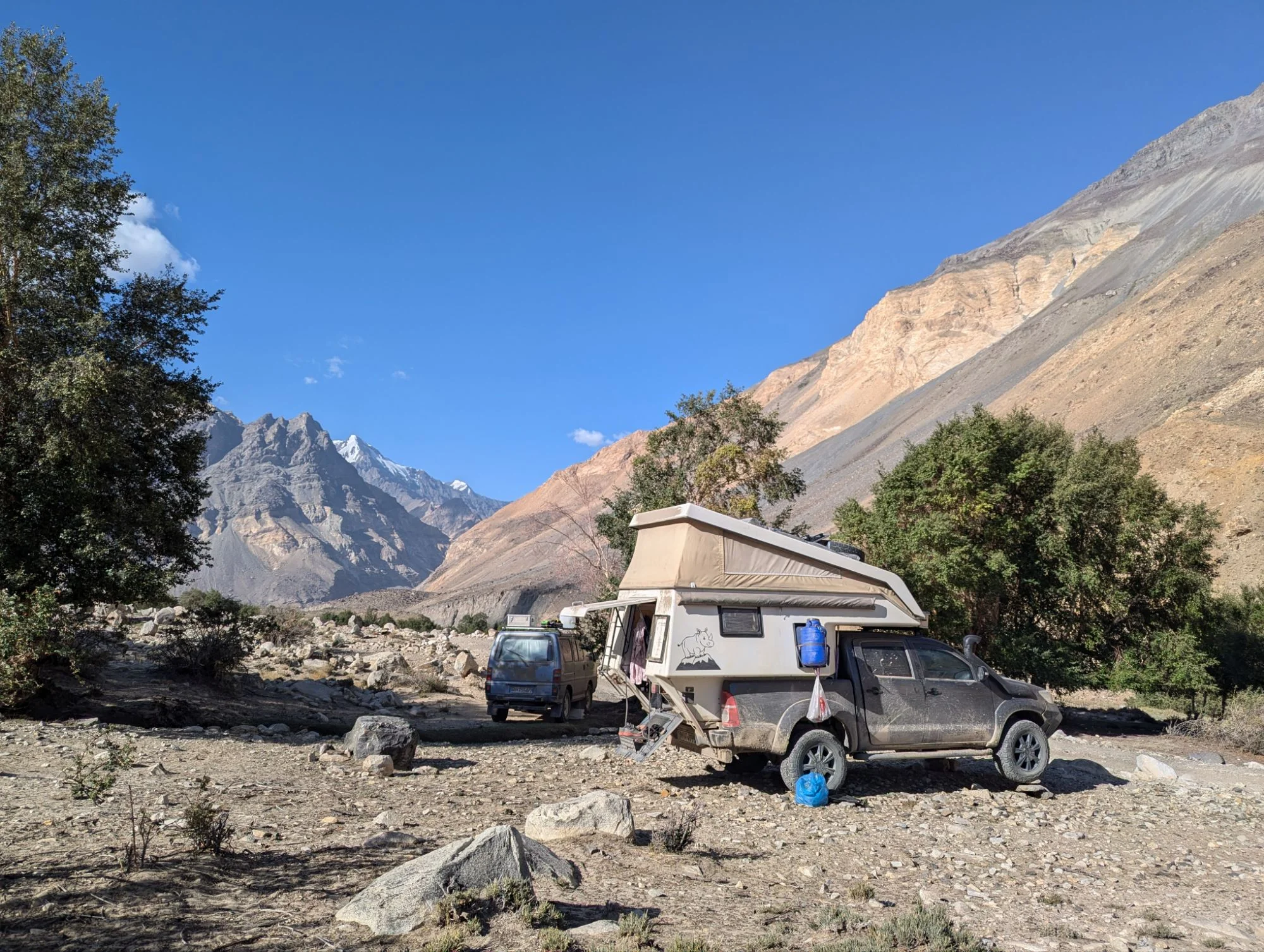 We found a nice camp spot to relax after the adventurous part of the Bartang Valley.