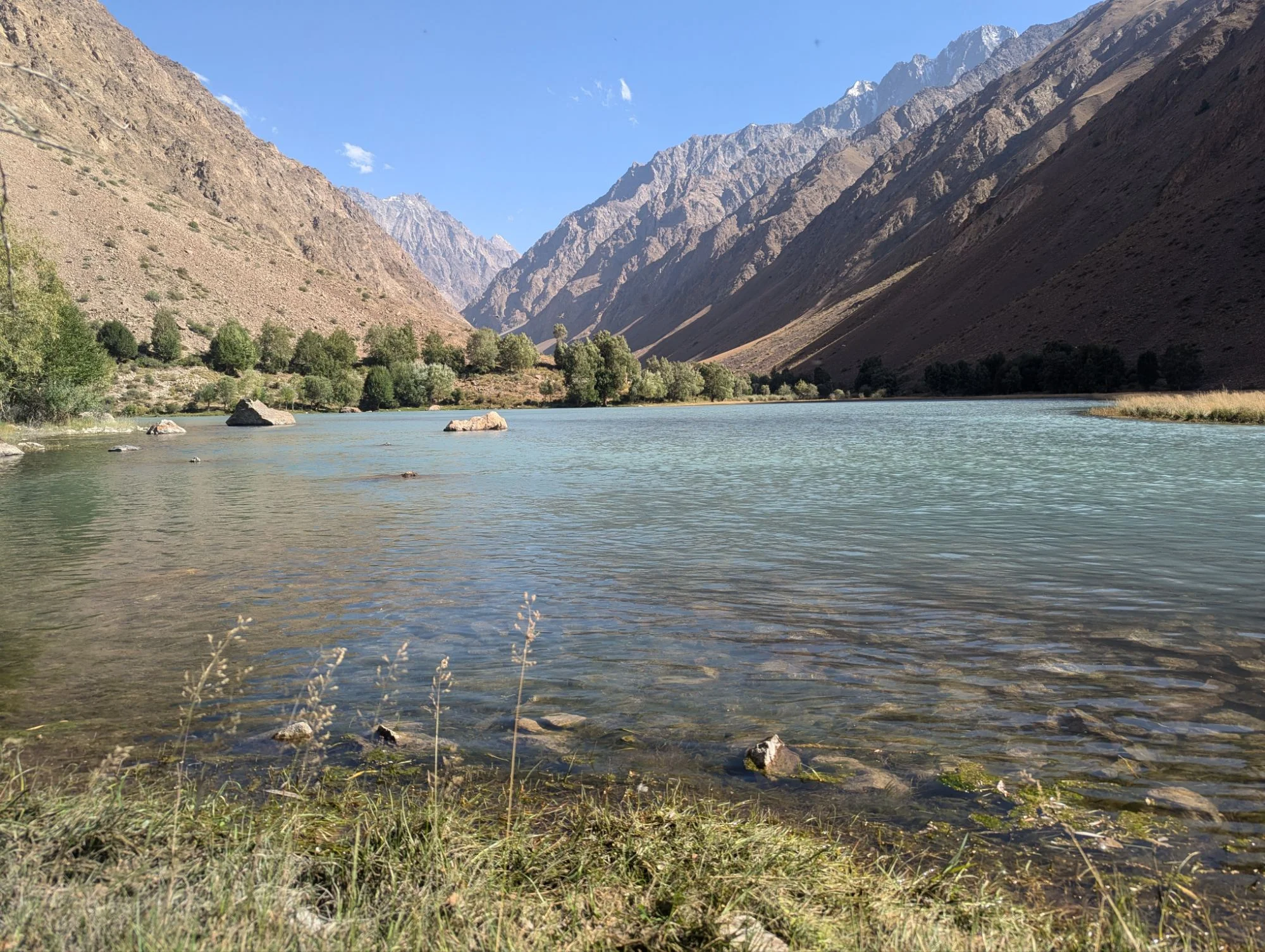 The village was very beautiful and located next to a lake. We learned about their lives there, how they were making bread and that they try to live in an ecological way.
