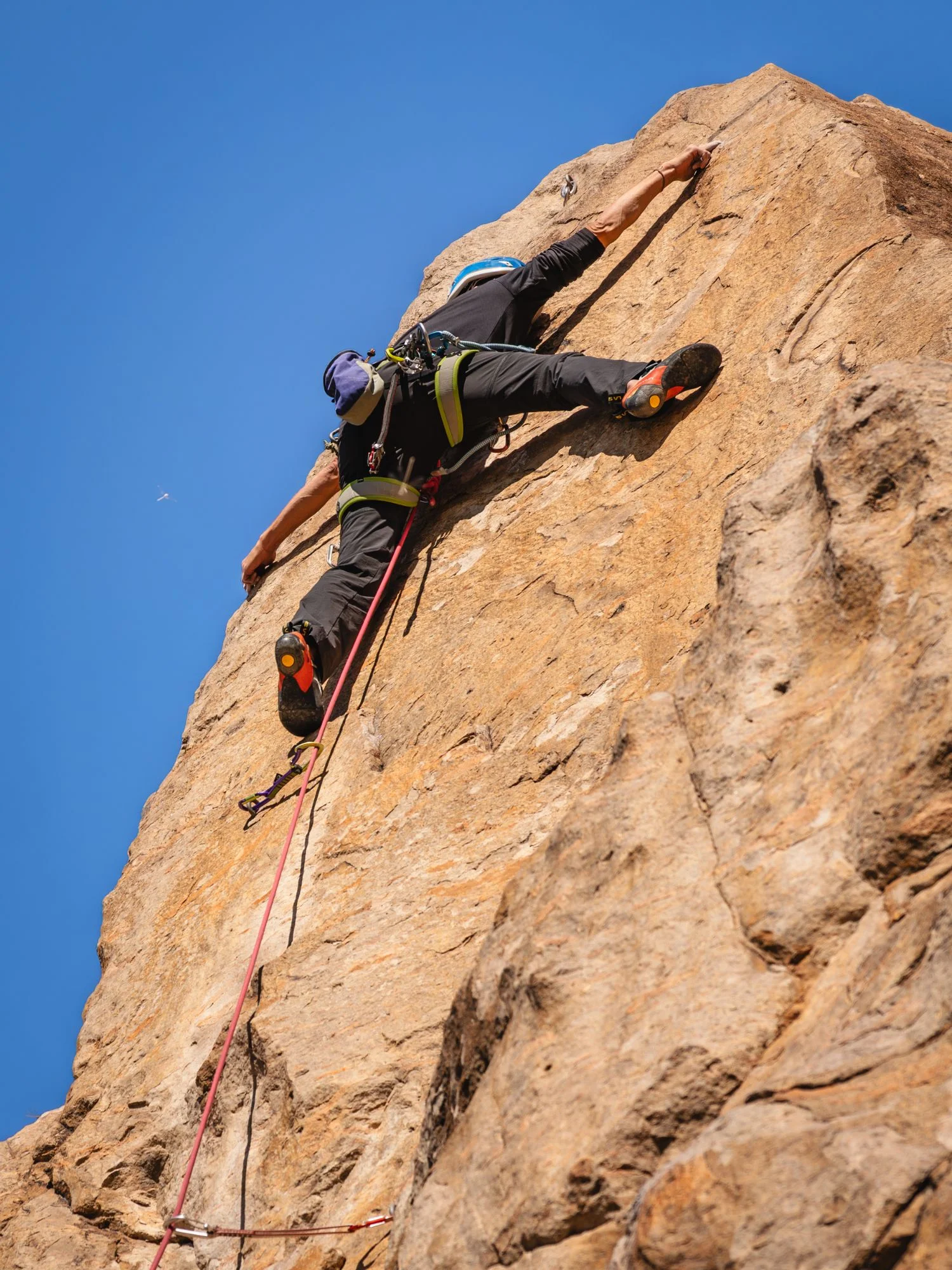 We made it back to the climbing area we had visited months ago. This time the weather was perfect. Last time it was way too hot. The entrance fee was still beer and cola.