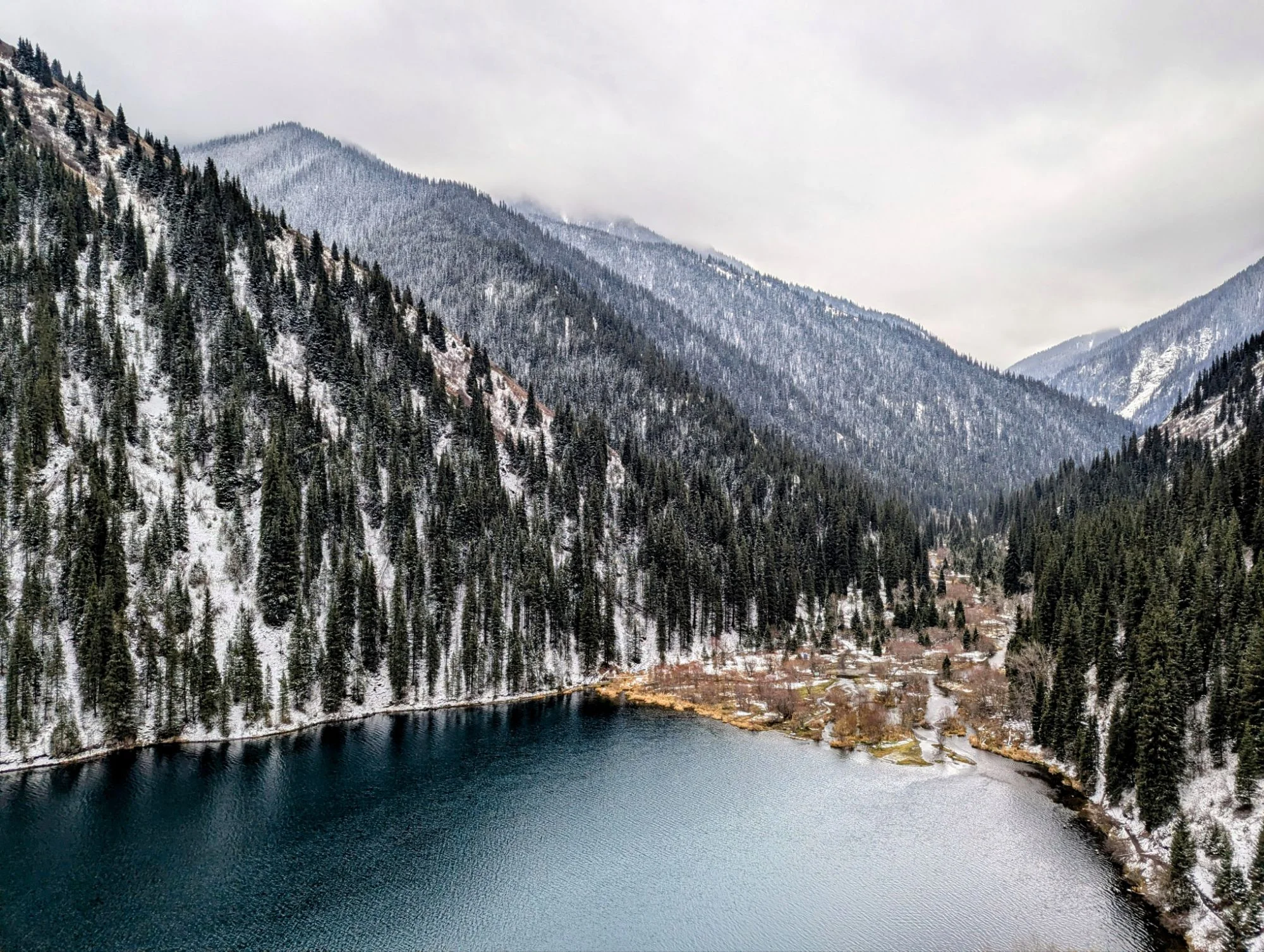 After some days, we went back to Kyrgyzstan where we did a lot of beautiful winter hikes.