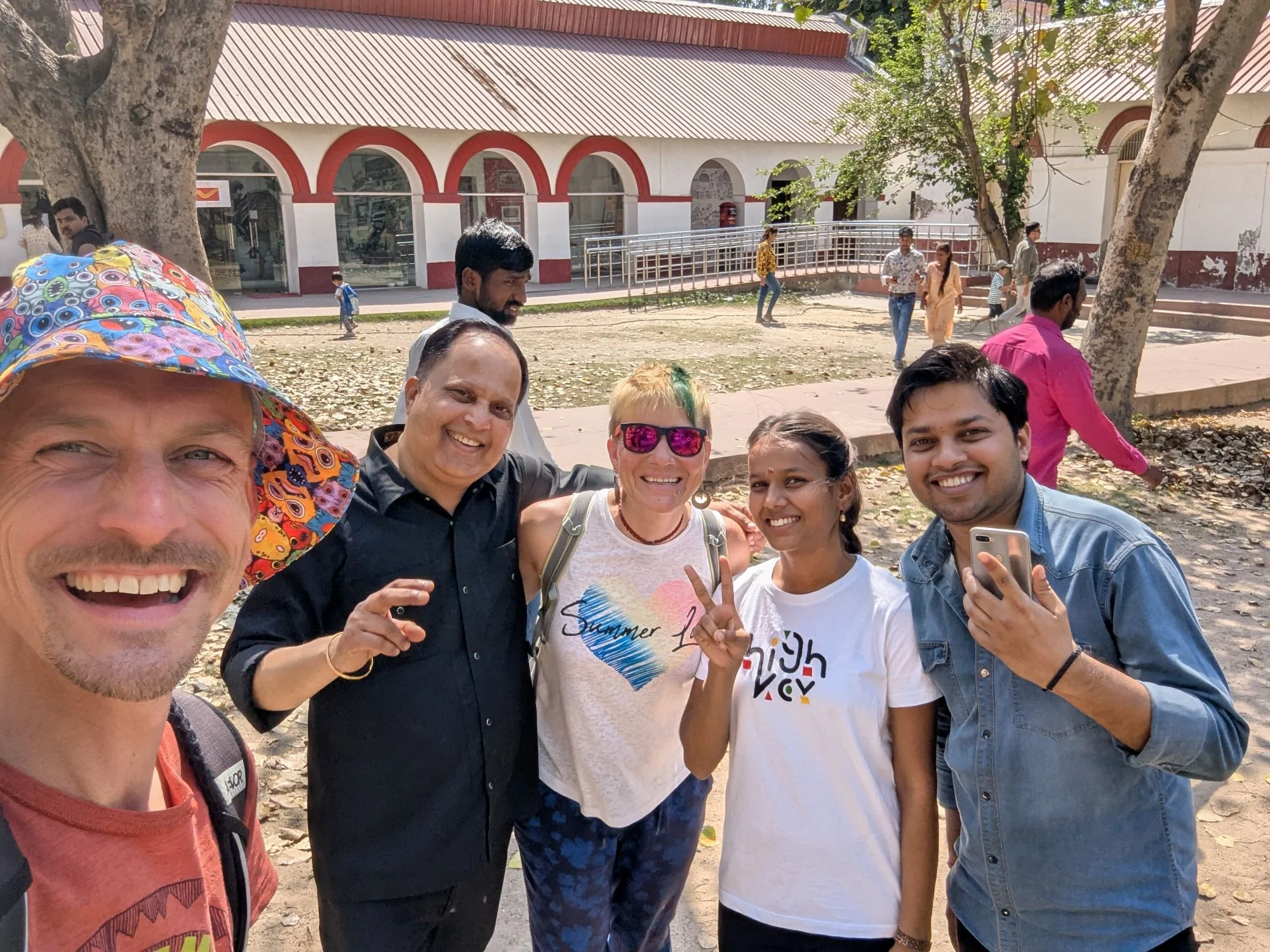 Everybody was super friendly and lovely. Several Indian groups wanted to take a selfie with us which we always find funny.