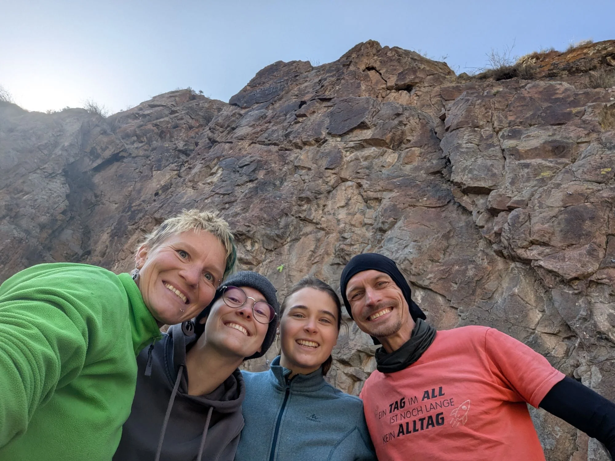 Our friend Maria joined us and brought a new friend with her who tried rock climbing for the first time. Together we had a lot of fun hanging around, climbing …