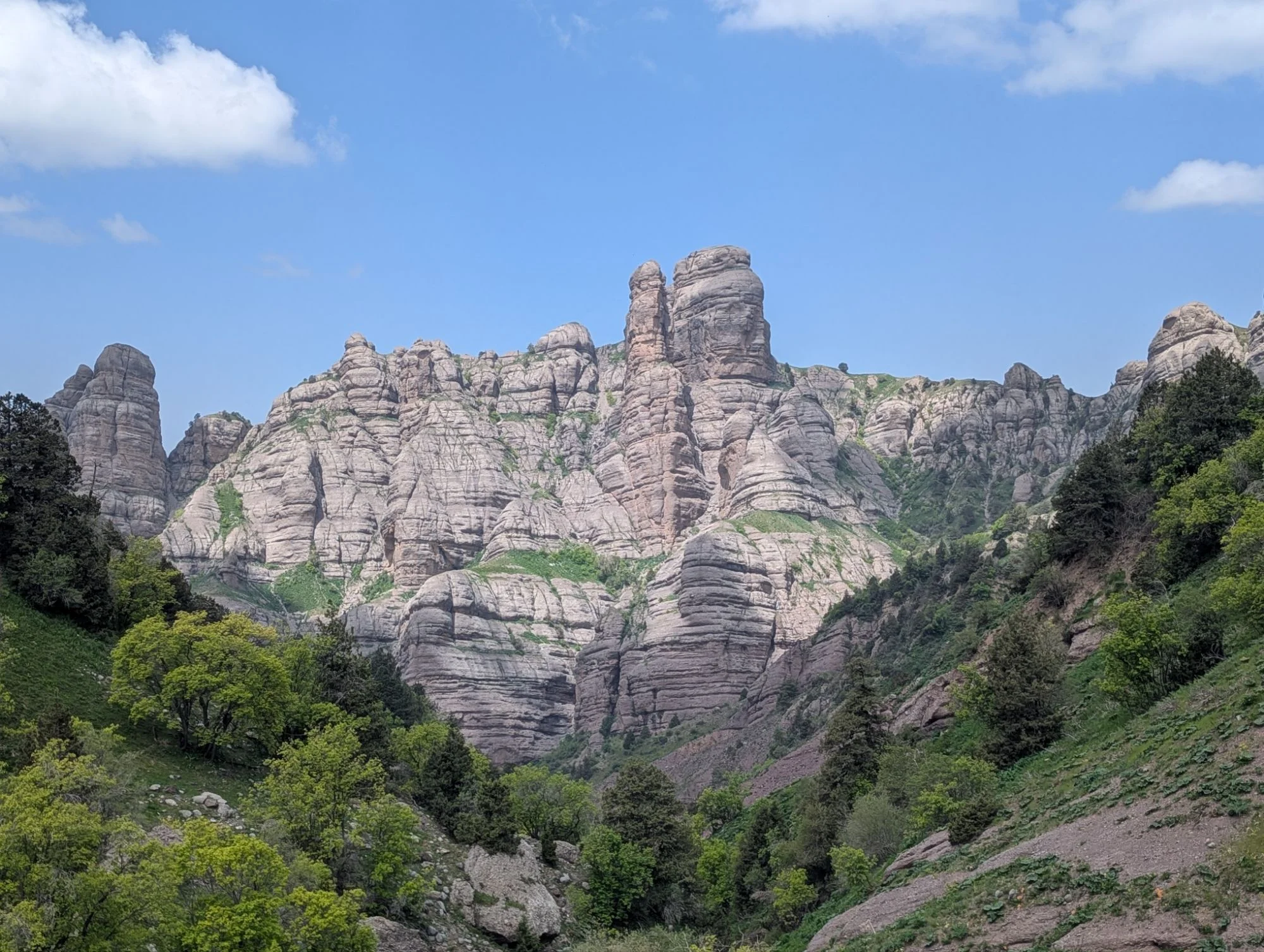 We left Abudakha and the village and went to a place they had recommended us. It was a beautiful place!