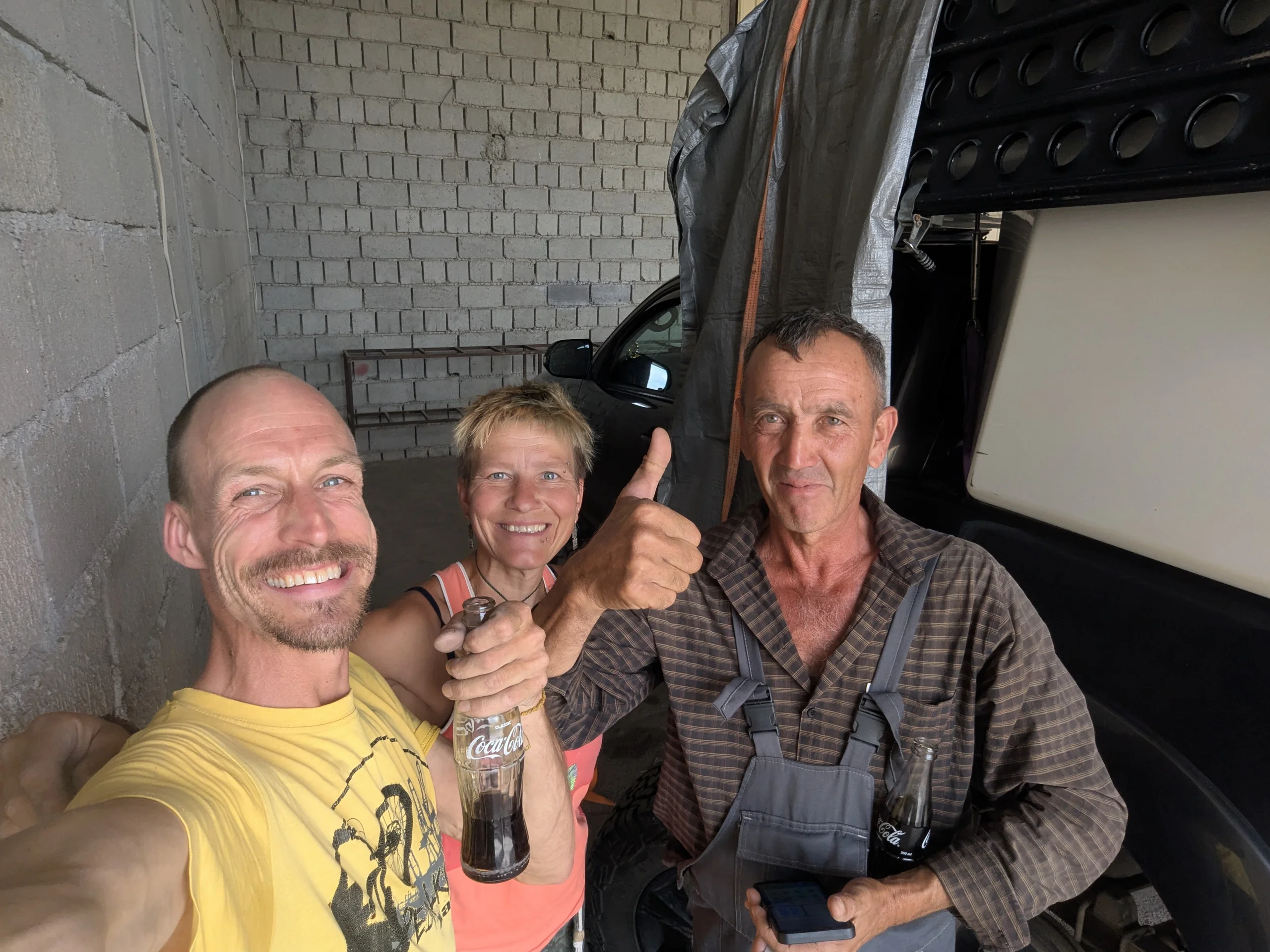 We continued and cleaned Rosinante in a small car wash. A nice guy came by and gifted us some cola. He loved Germany and was so happy to meet us. For us coming from Germany has never been a problem so far. Most locals even love Germany because they often see an opportunity to earn more money in it. Sometimes we tell them that the work mentality and demands could be quite different, sometimes we just nod and tell them that life in Germany is more expensive.