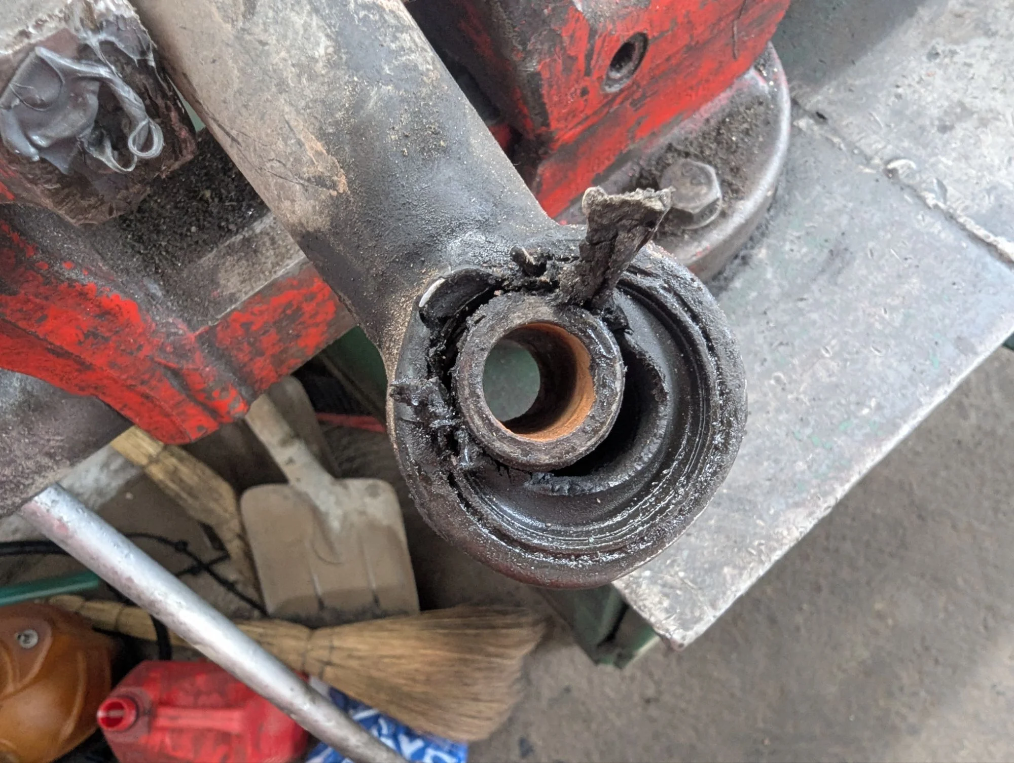 The squeaking noises did not stop and at the camp spot with the cows, I investigated it again and found the reason: one of the bushings on the front suspension was destroyed. We tried to get it repaired in Uzbekistan but it was not possible. Mostly because of the Chevrolet monopoly. So we decided to go back to Dushanbe, to the car garage we had been to before.  There, our guess got confirmed: the bushing was gone. We felt bad about it because it was so obvious. But even mechanics we had check Rosinante for the squeaking noise did not recognize the destroyed bushing. But it felt good that we found the reason for the squeaking noise and that nothing on Rosinante got several damage.