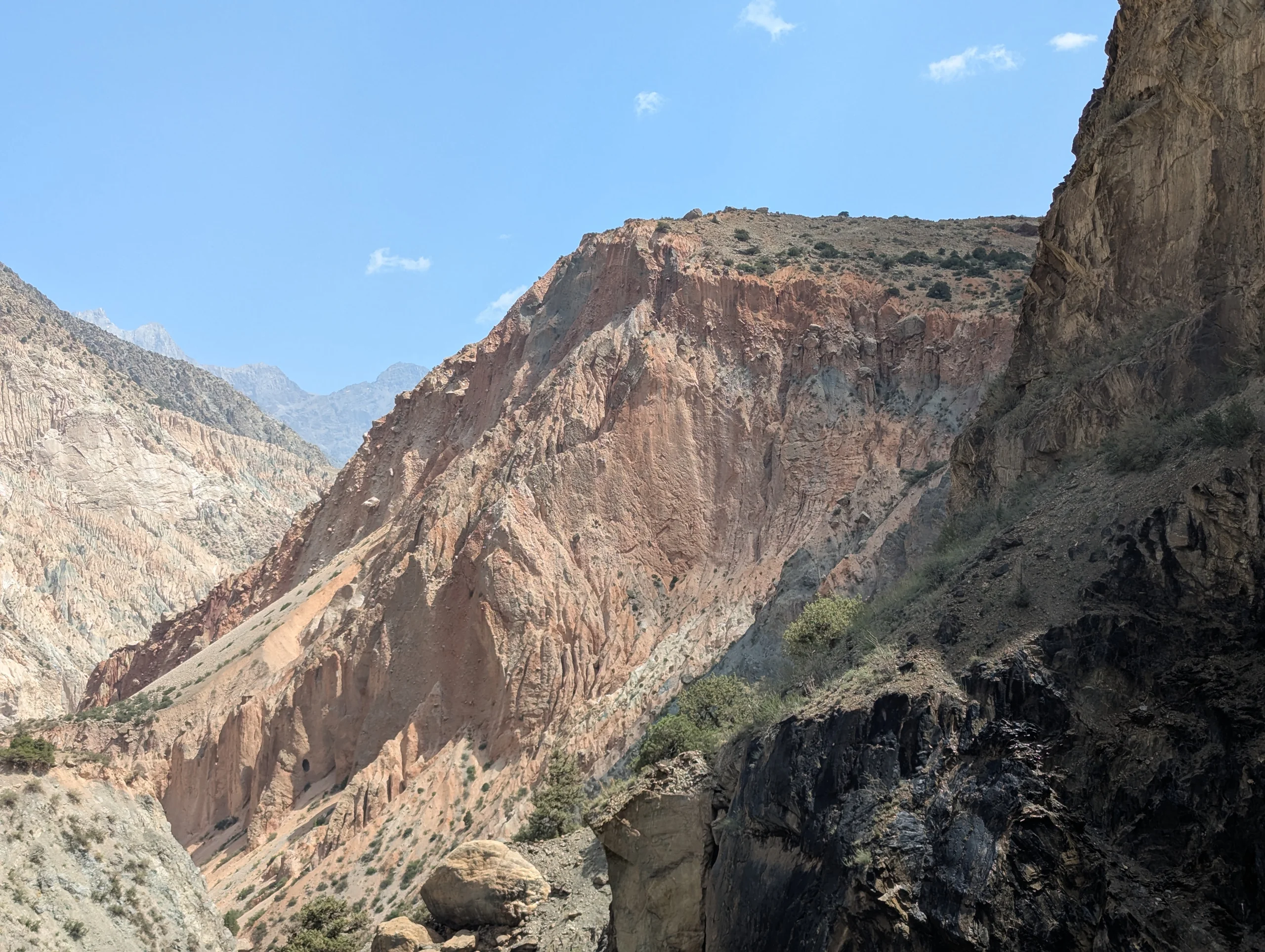 After some days, we left the lake and had a look at the nice canyon and waterfall next to it.