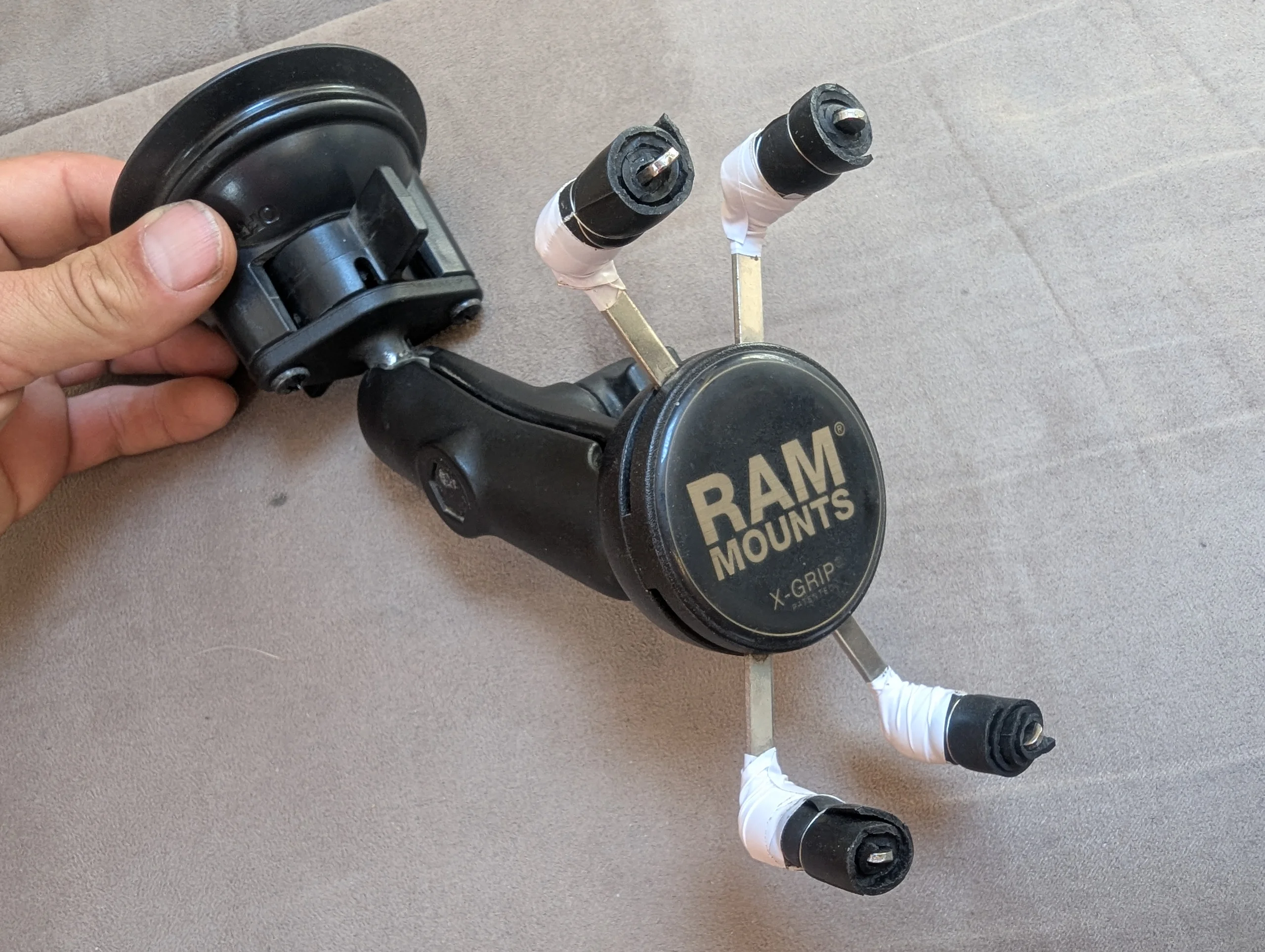 And Racki managed to fix our phone holder 🥳
