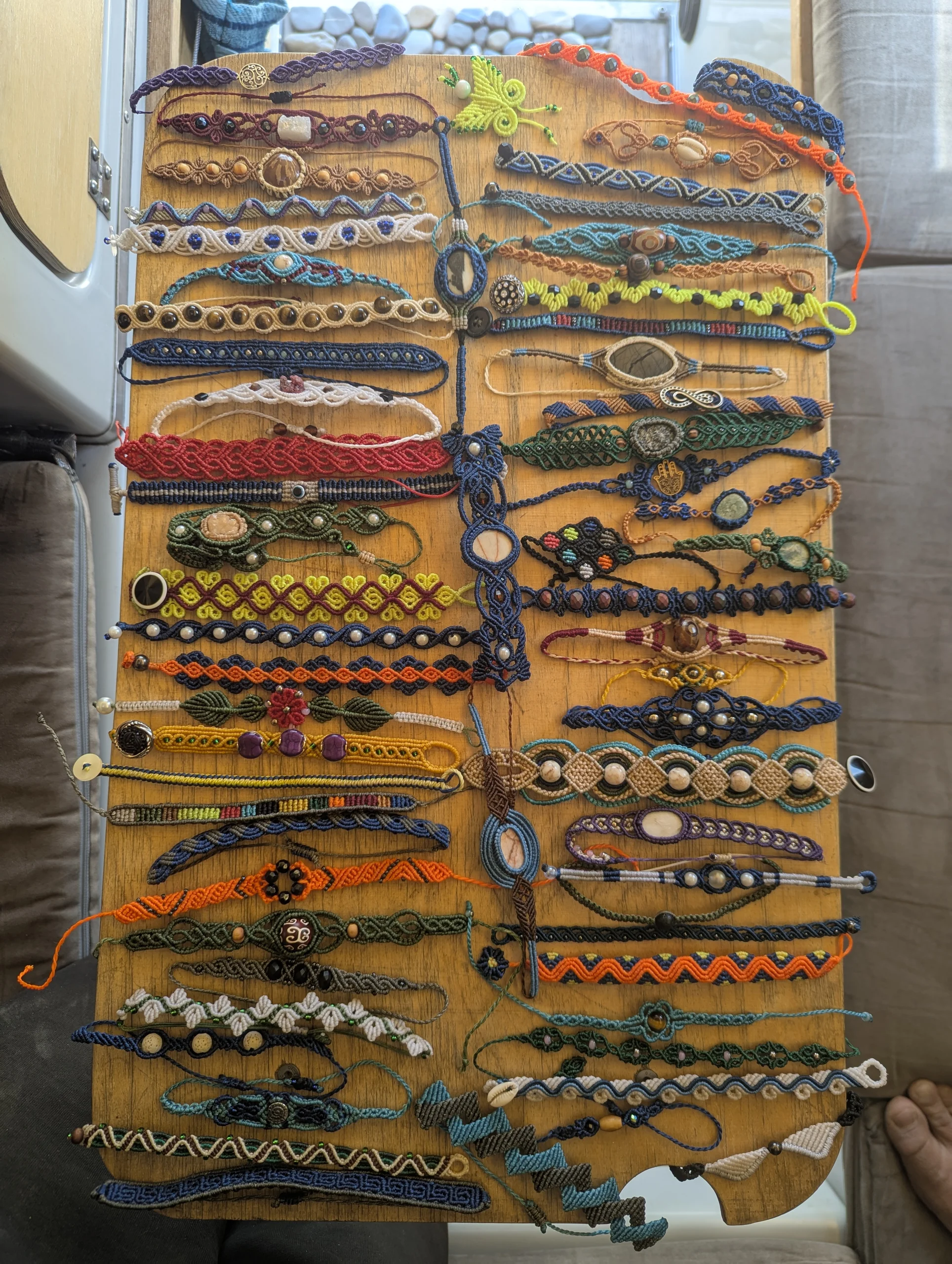 Racki became a Macrame knitting machine and her creations got more and more beautiful ✨