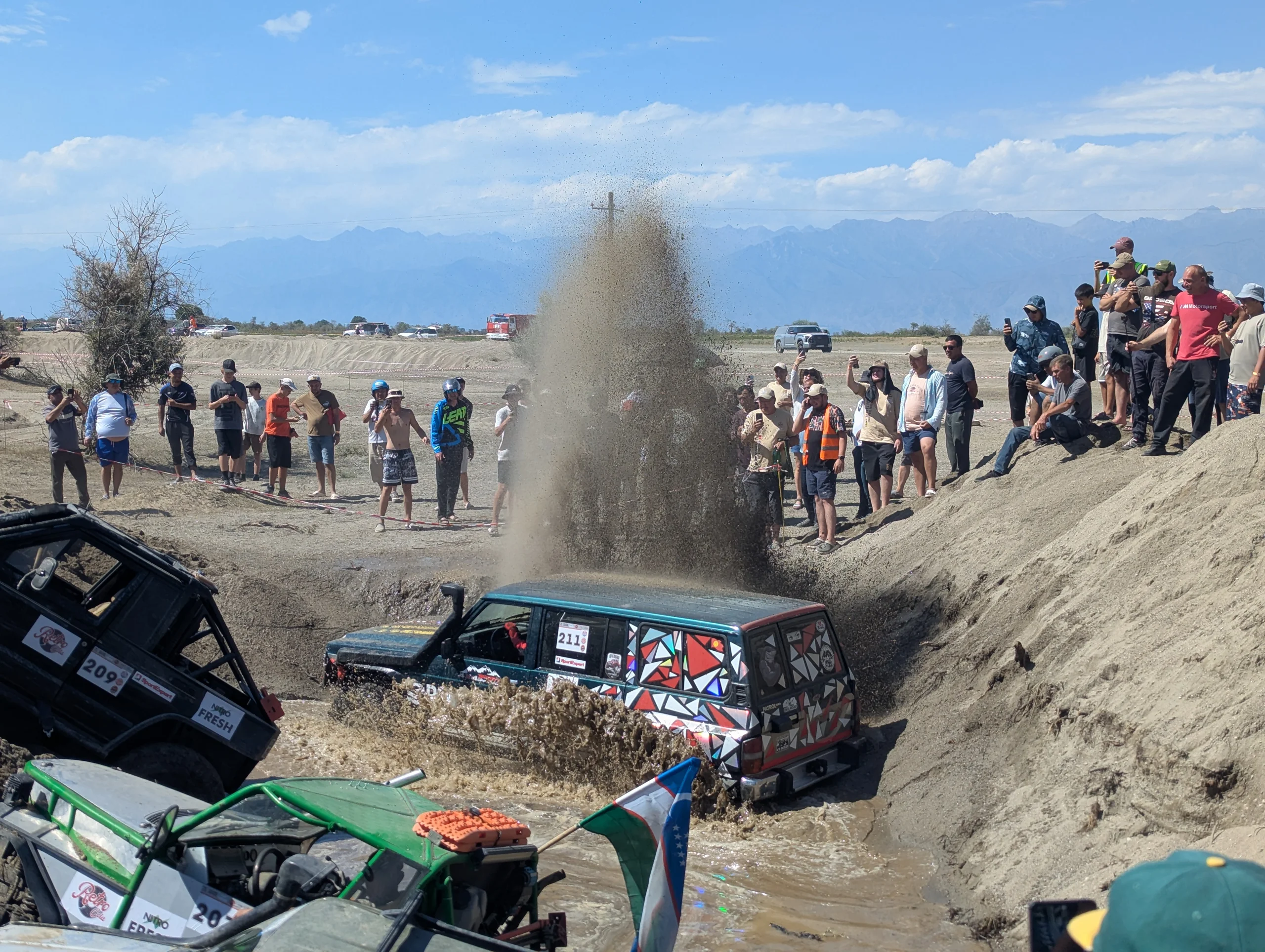 Where as others stayed in the pit until the end of the race and had to get recovered 🐢