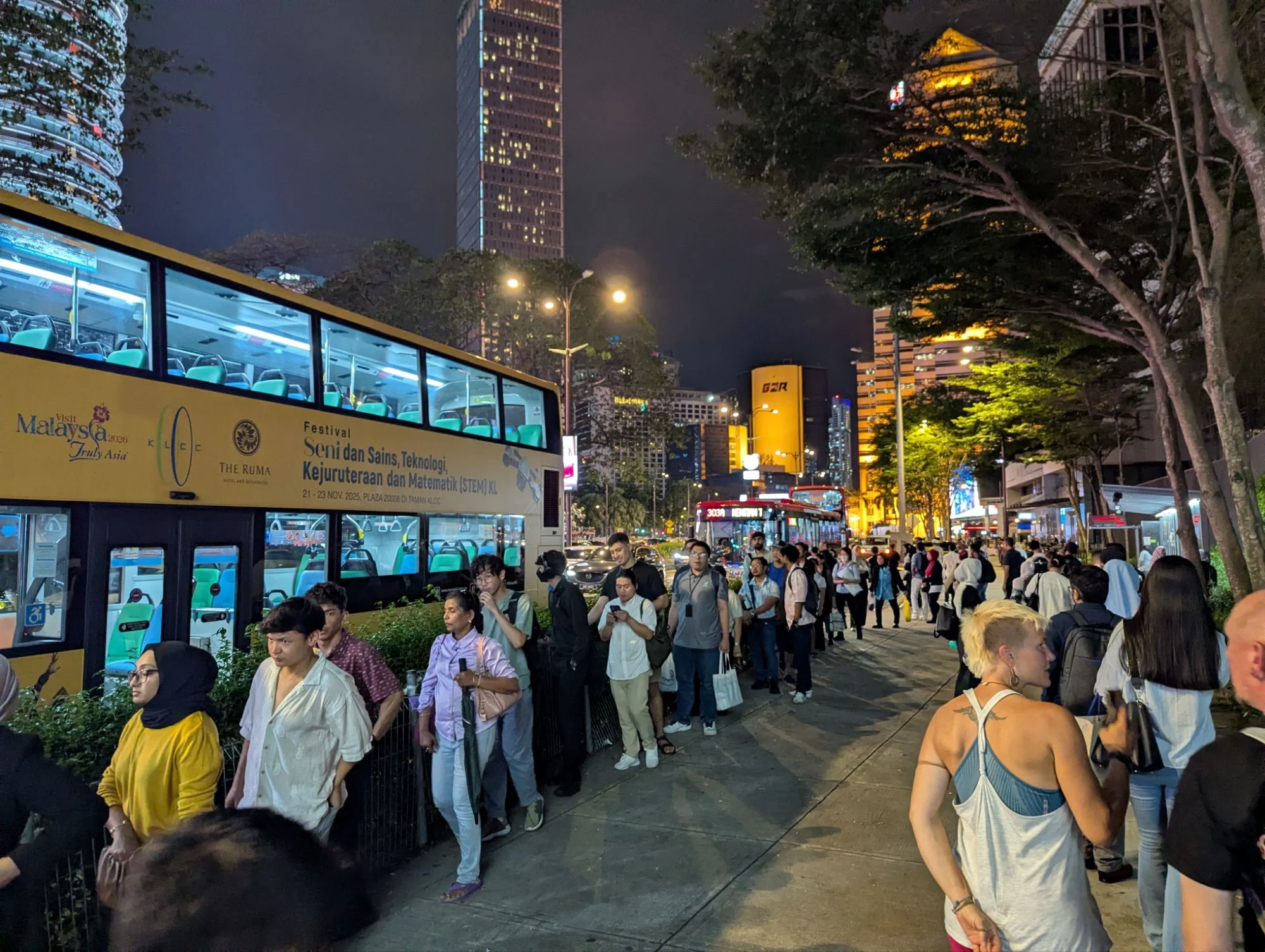 We were mostly taking the buses and trains and mostly they were not overcrowded. Only once we had to wait in a queue. And that queue was pretty British: perfect line, no pushing 😀