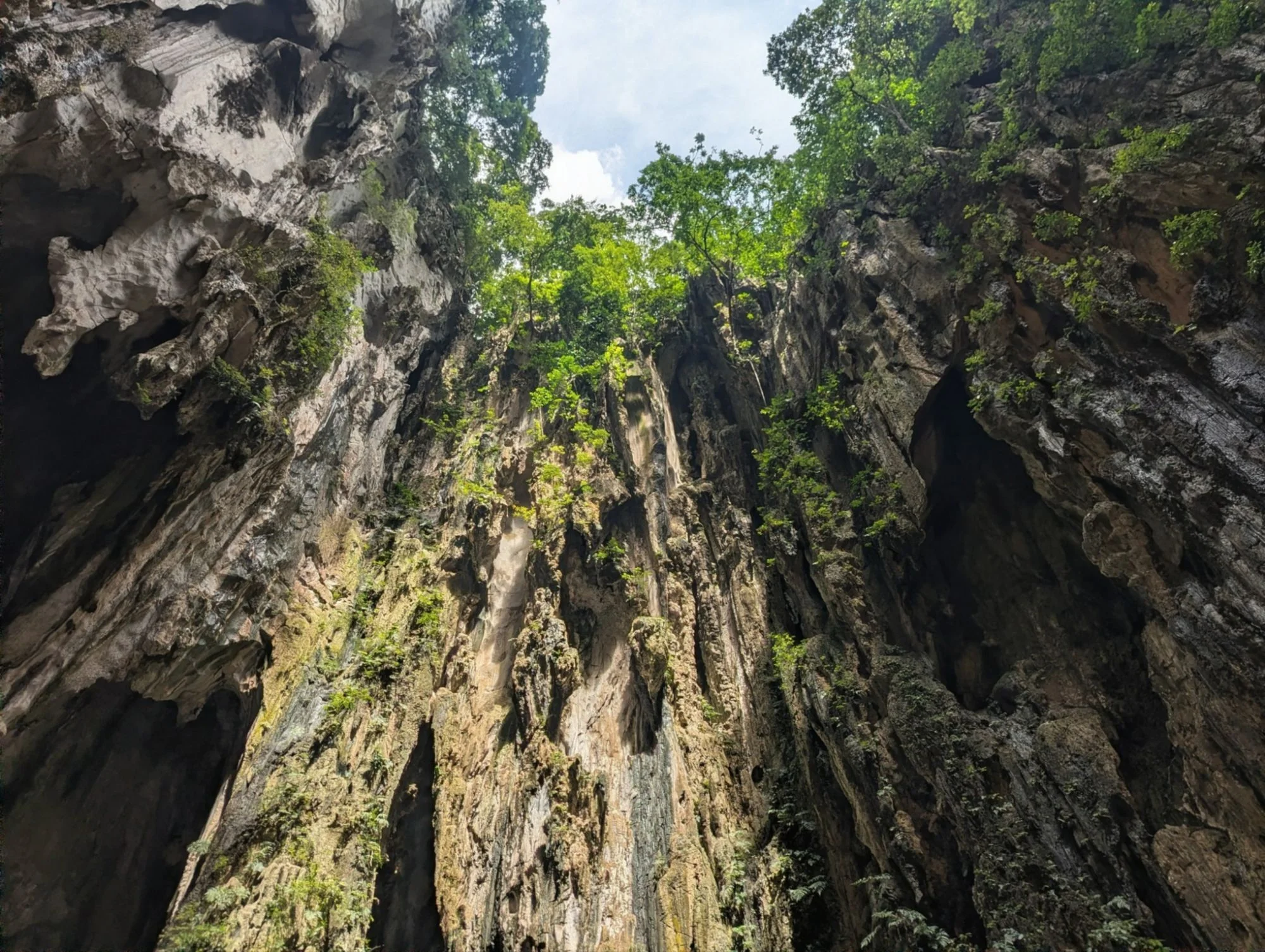 &mldr; this magnificent cave 😍