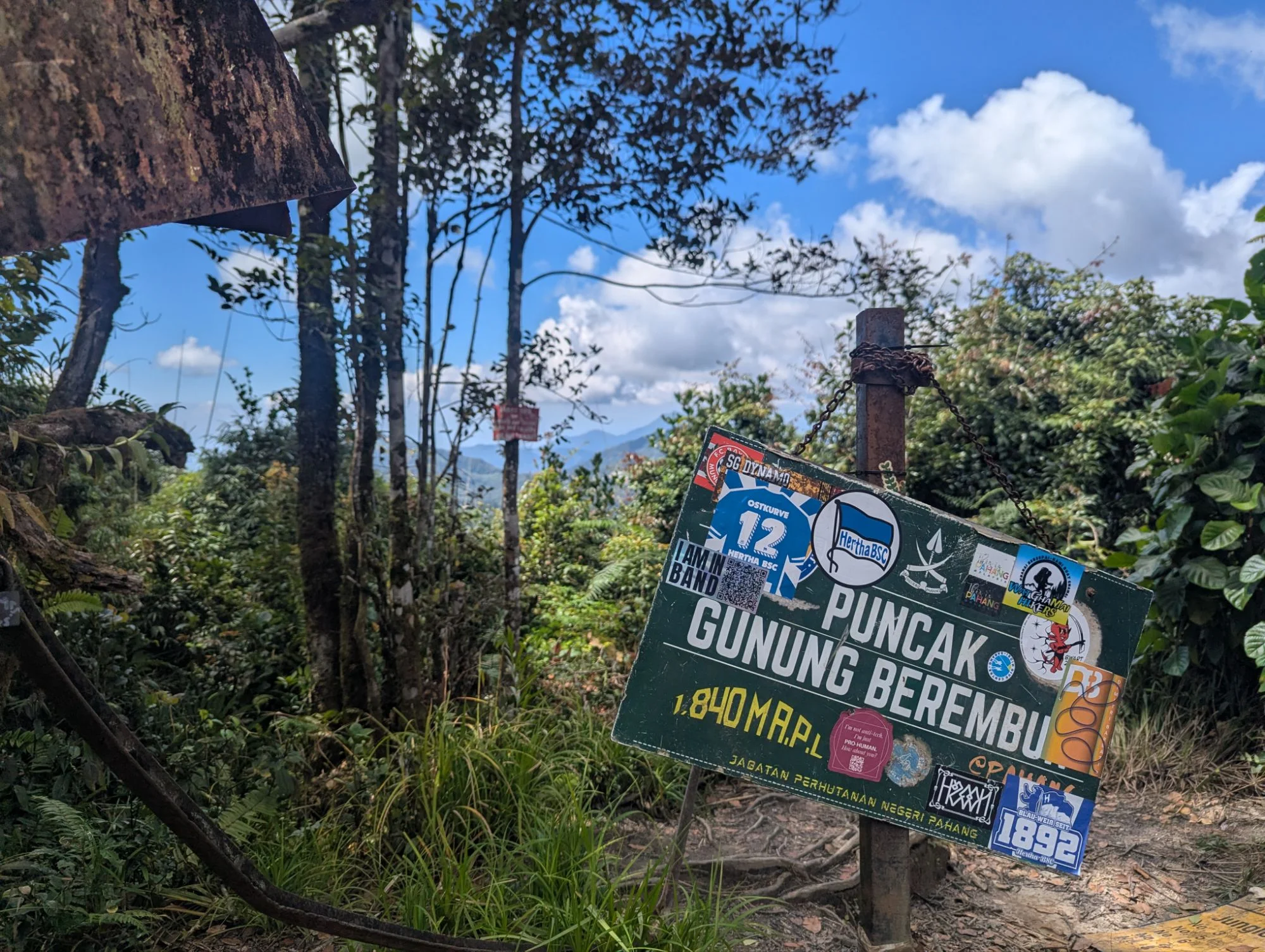 &mldr; to a peak at 1840 meters 😁