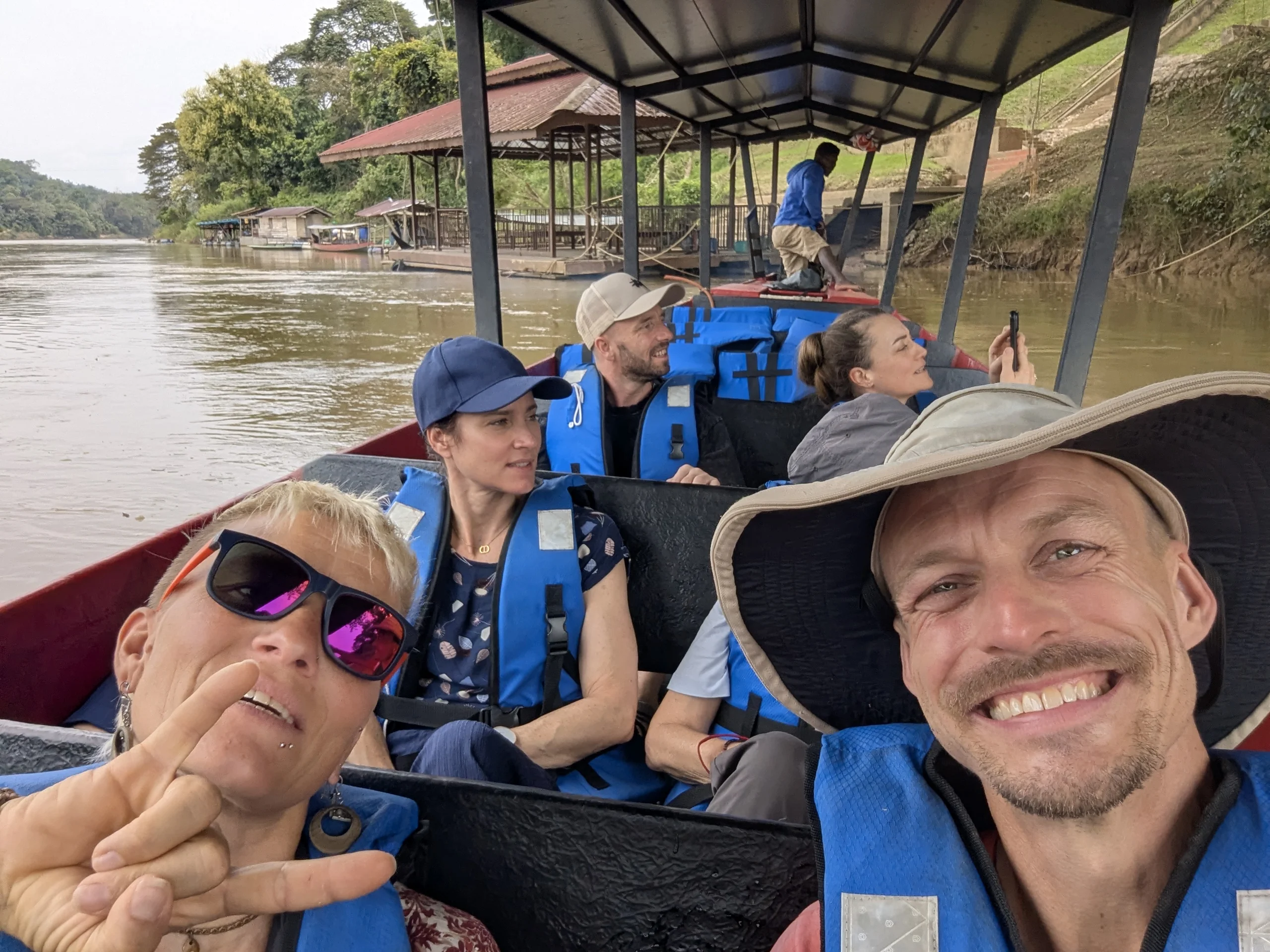 We went with the minivan from Kuala Lumpur to the long tail boat and then further up the river into the biggest national park of Malaysia: Taman Negara.