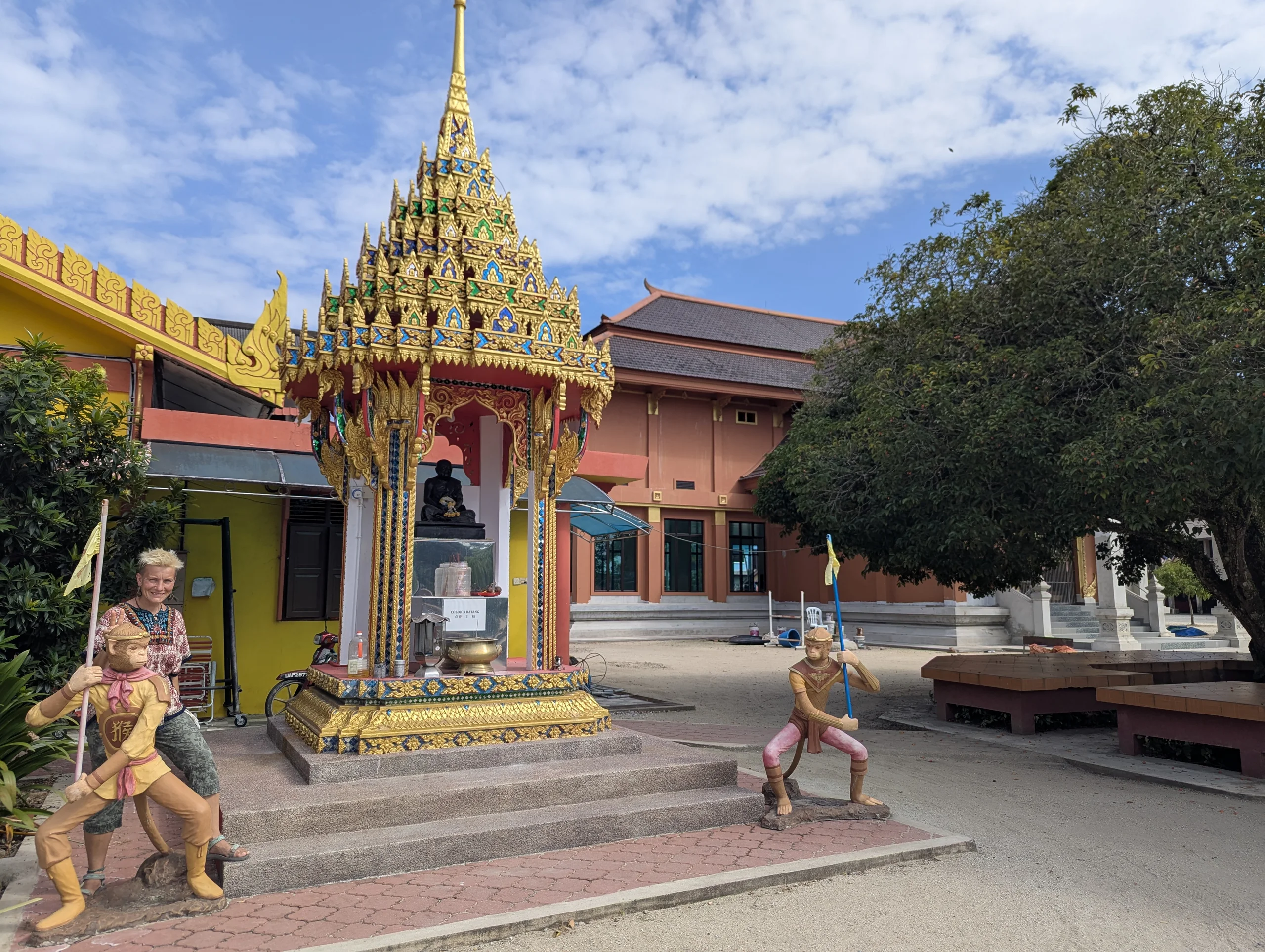 We visited a Buddhist temple &mldr;