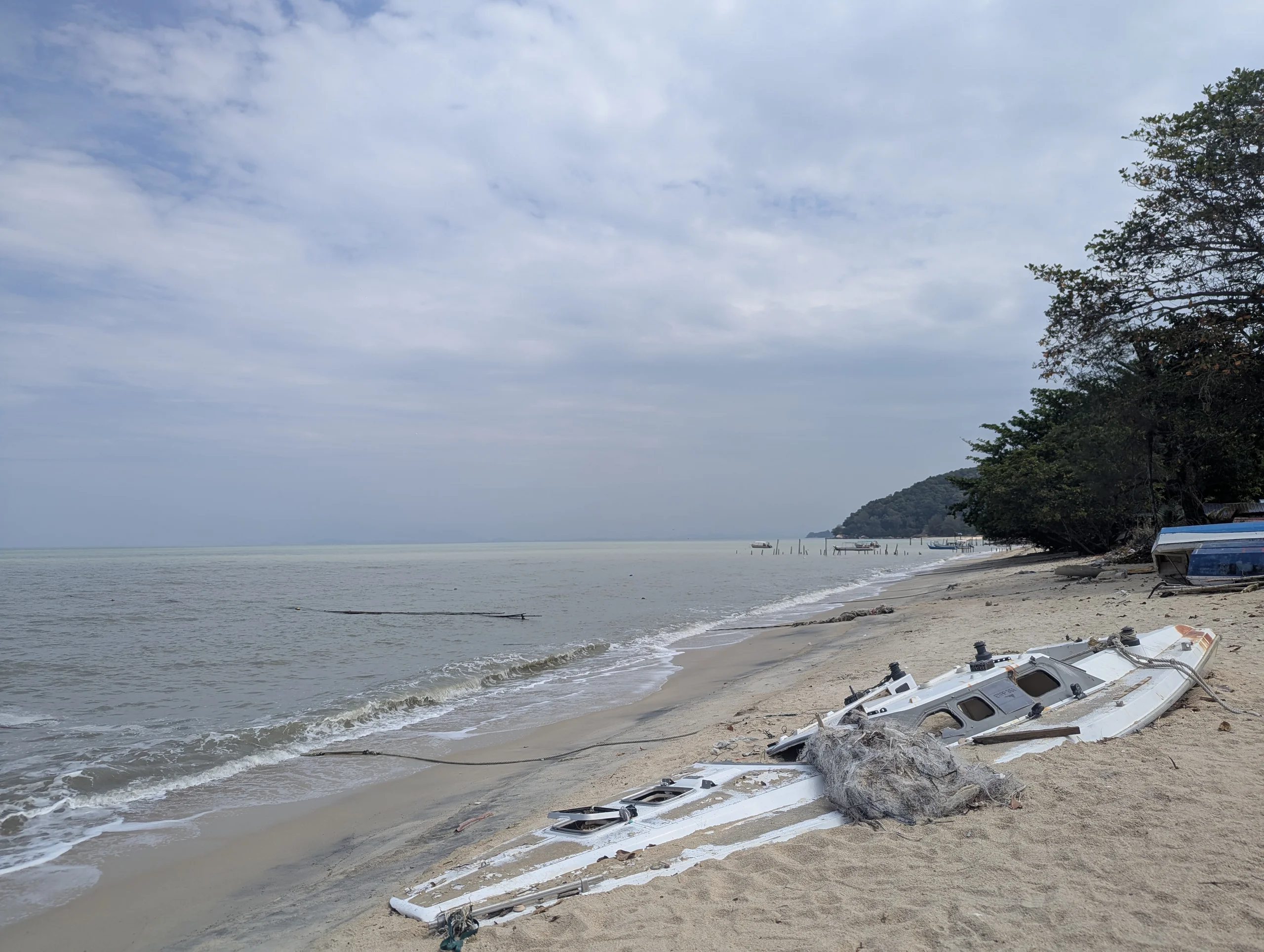 Of course we went to the beach on which some interesting things got stuck …