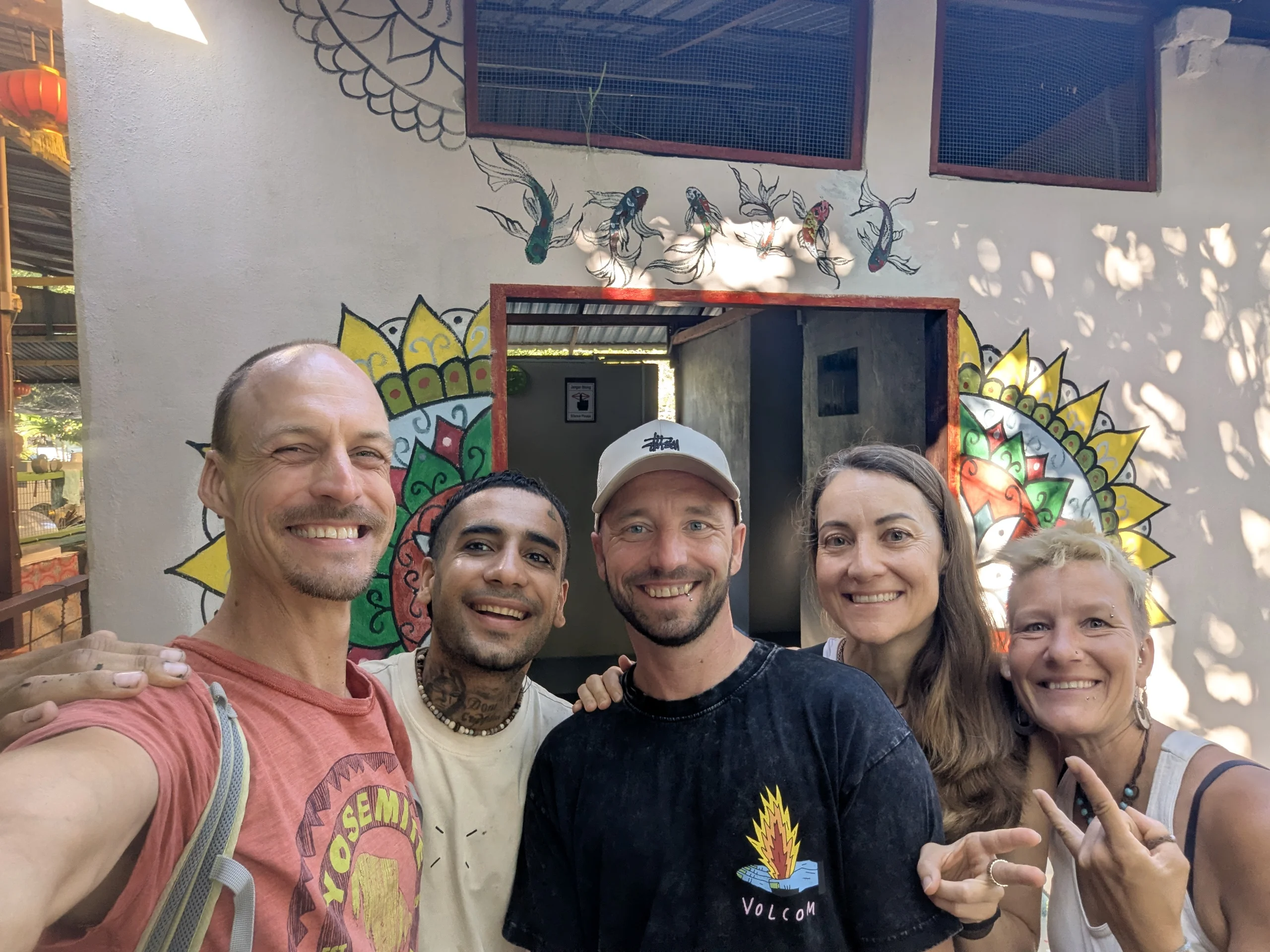 Especially meeting somebody of the rainbow family gave us a nice and interesting perspective on life and the balancing and struggling between planning and just flowing and positive vibes.