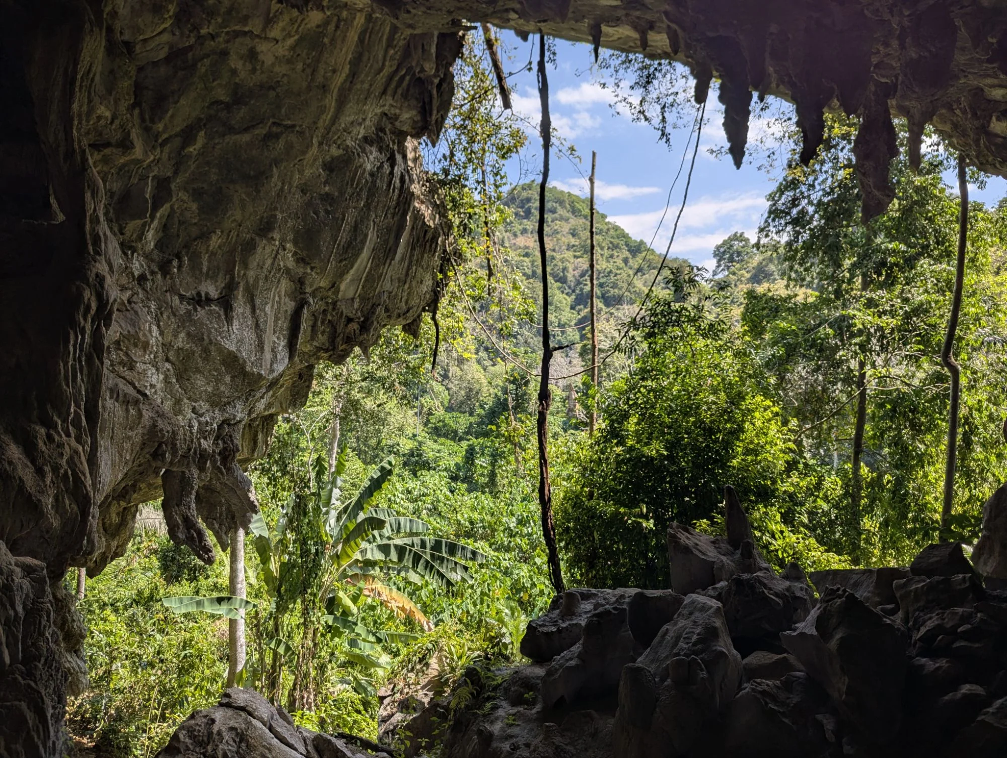 One day, we did a small hike and visited some of the caves.