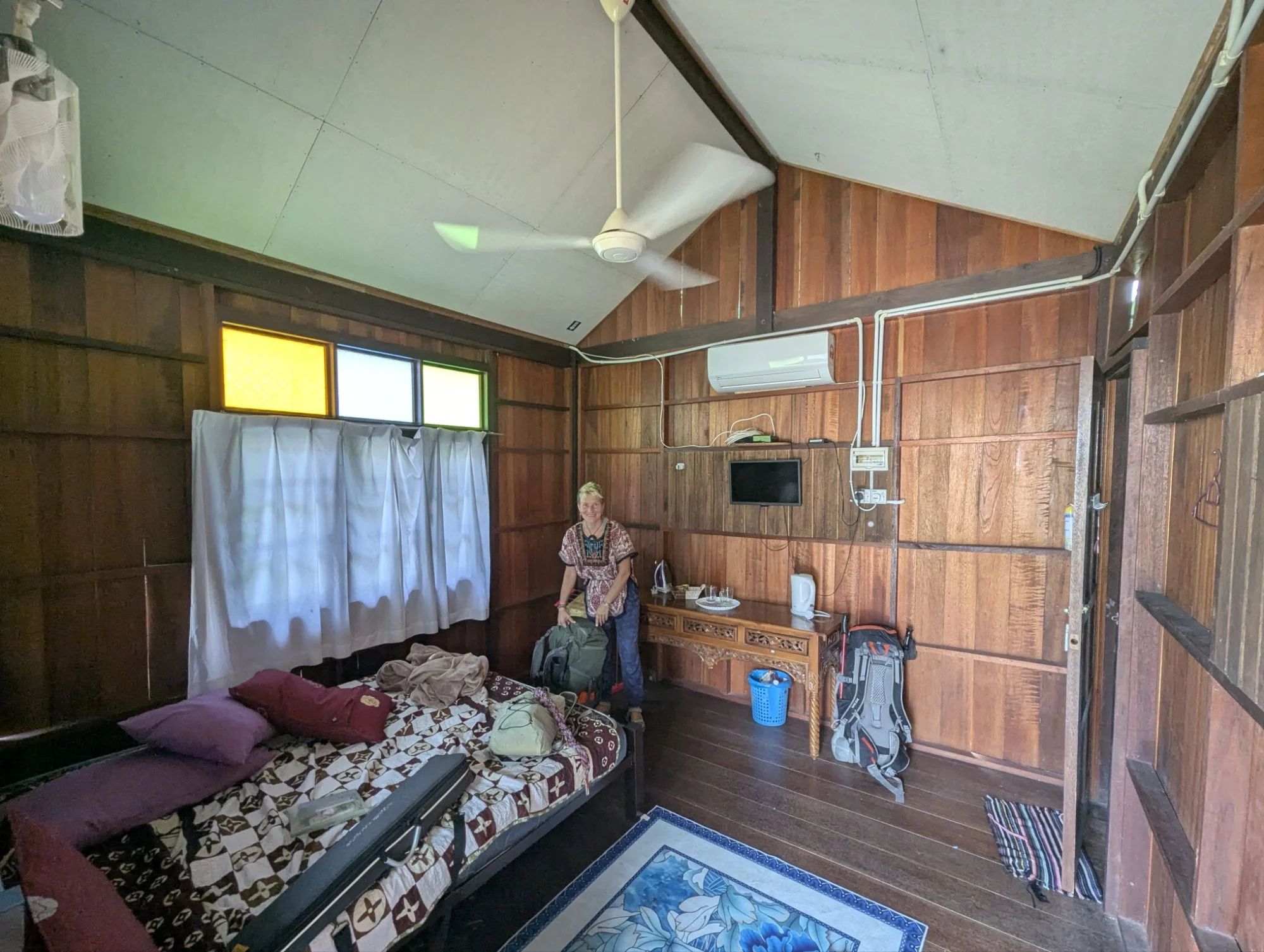 During our time in Baling, I got pretty ill and could not climb for more than a week. So we moved from our tent to a bungalow.