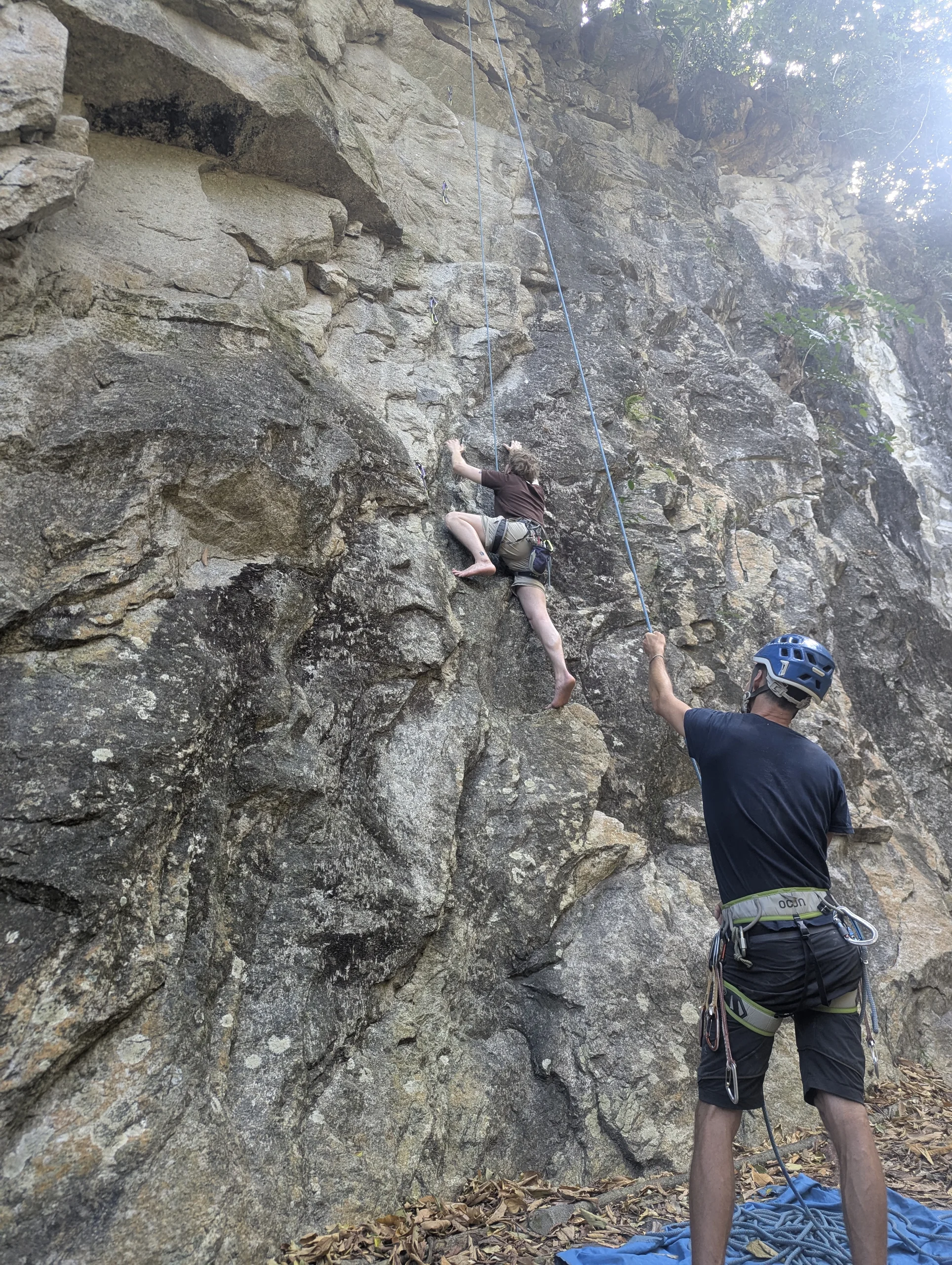 Odin (a friend we&rsquo;ve met at Toni&rsquo;s Guesthouse and who went with us to the Thaipusam) came visiting us and had his first climbing experiences.
